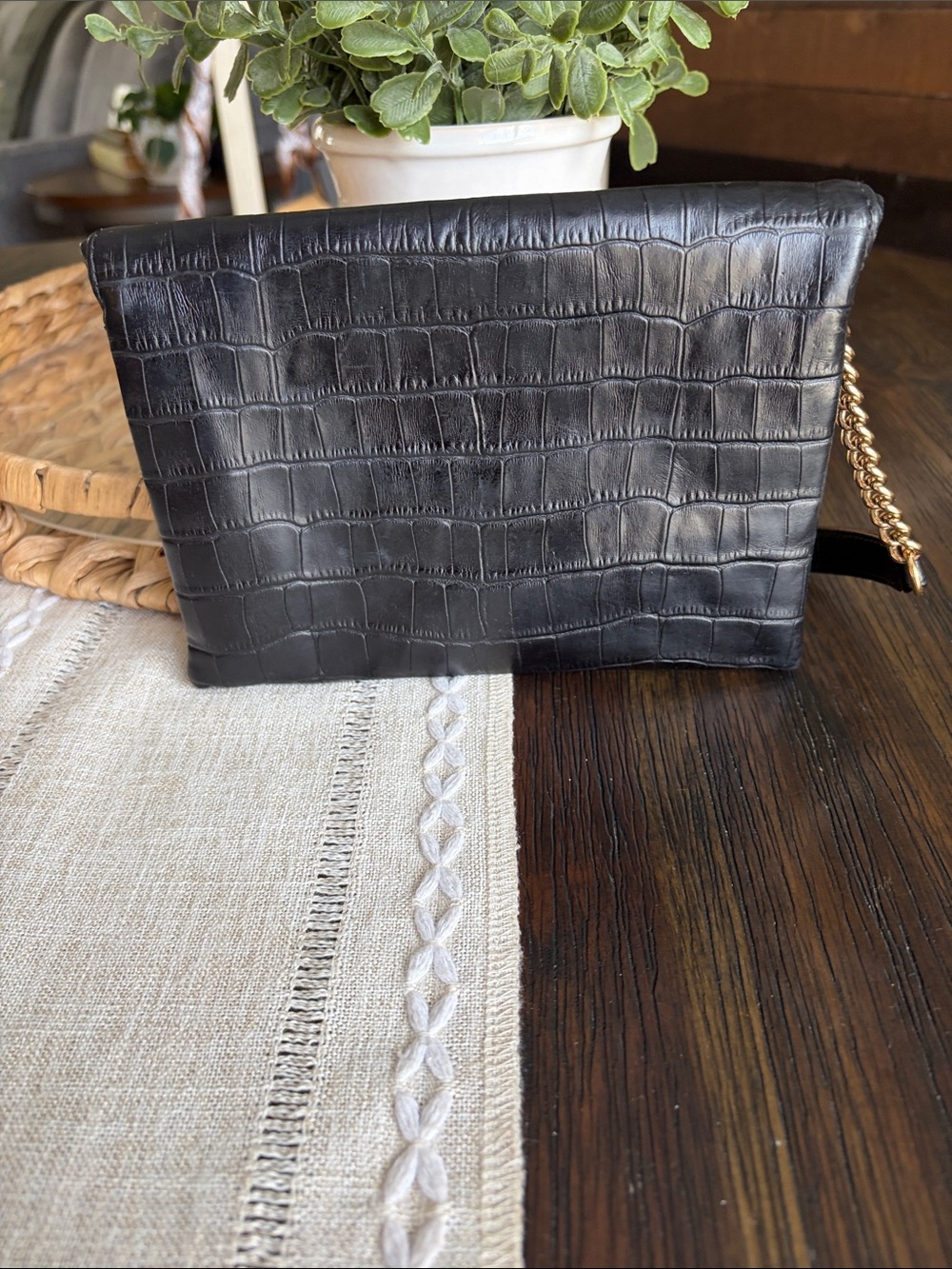 Henri Bendel Debutante Croc embossed Leather Wristlet Clutch with Gold Hardware - Picture 2 of 14